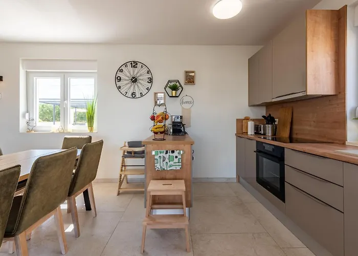 Gorgeous In Врси