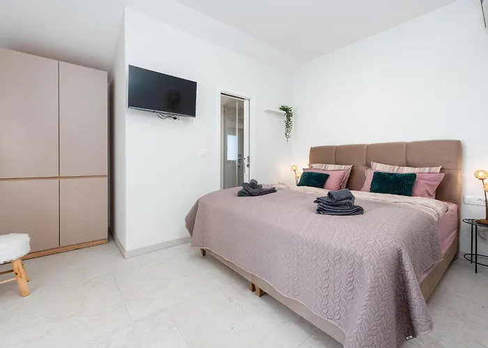 Gorgeous In Дом отдыха