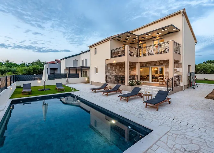 Gorgeous In Дом отдыха